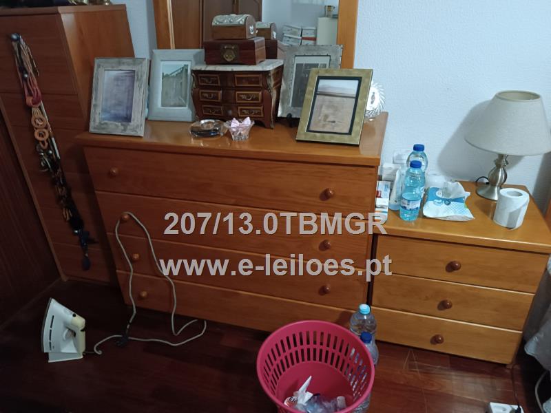 LOTE B - MOBILIÁRIO DE QUARTO