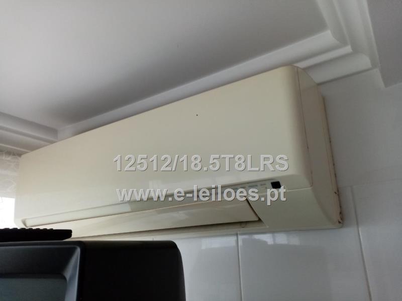 Bens móveis e electrónicos, a serem vendidos em lote