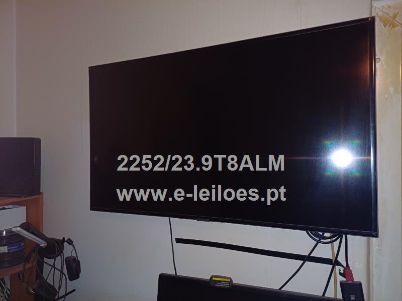 Telescópio, Relógio de parede, Televisão marca Samsung