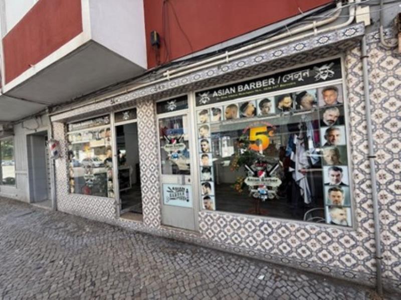 Fotografia de imóvel: Loja R/C DTO para comércio - AV.  D. AFONSO HENRIQUES, NºS 56,56A,56B - BARREIRO