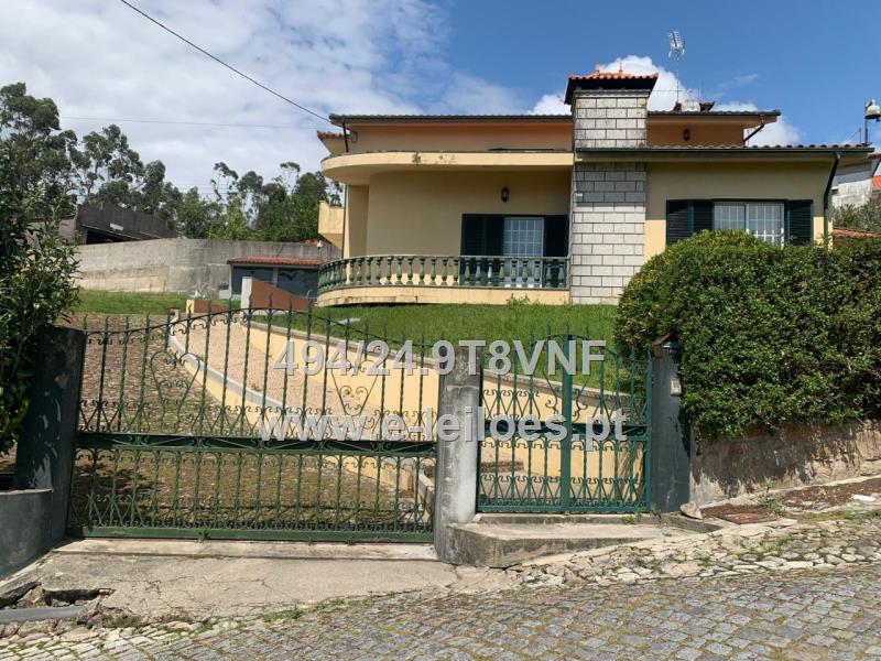 Prédio Misto em Alvelos