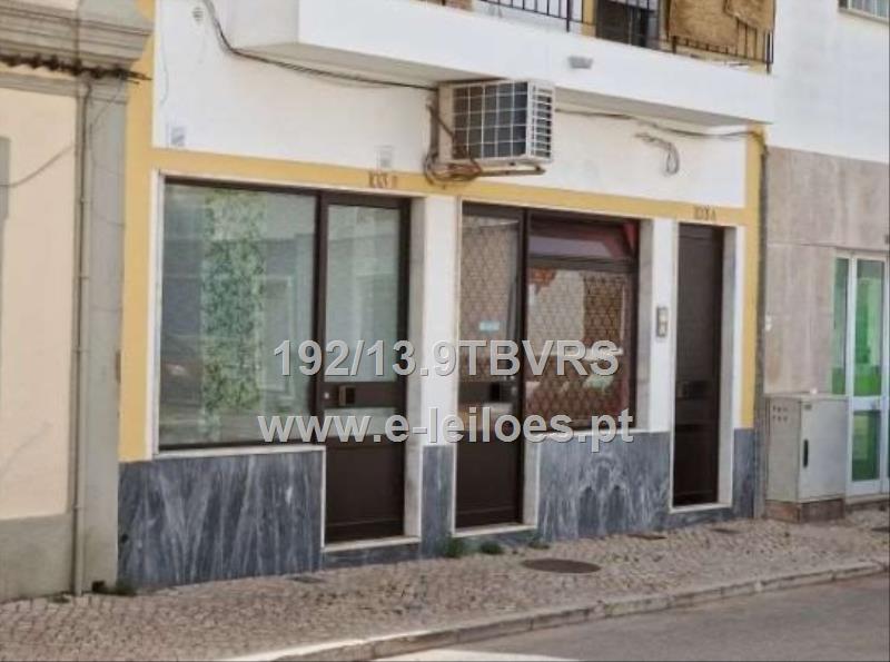 Nua propriedade sobre loja que se situa em Vila Real de Santo António