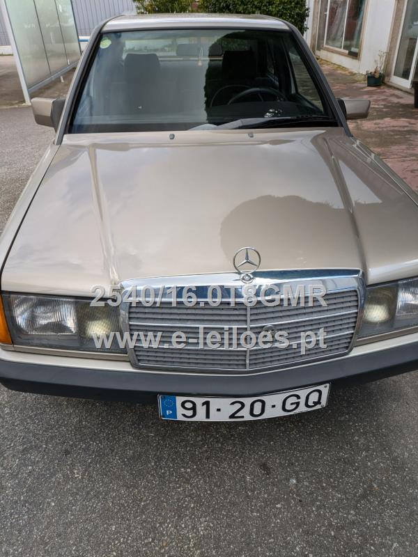 Mercedes-Benz 190E