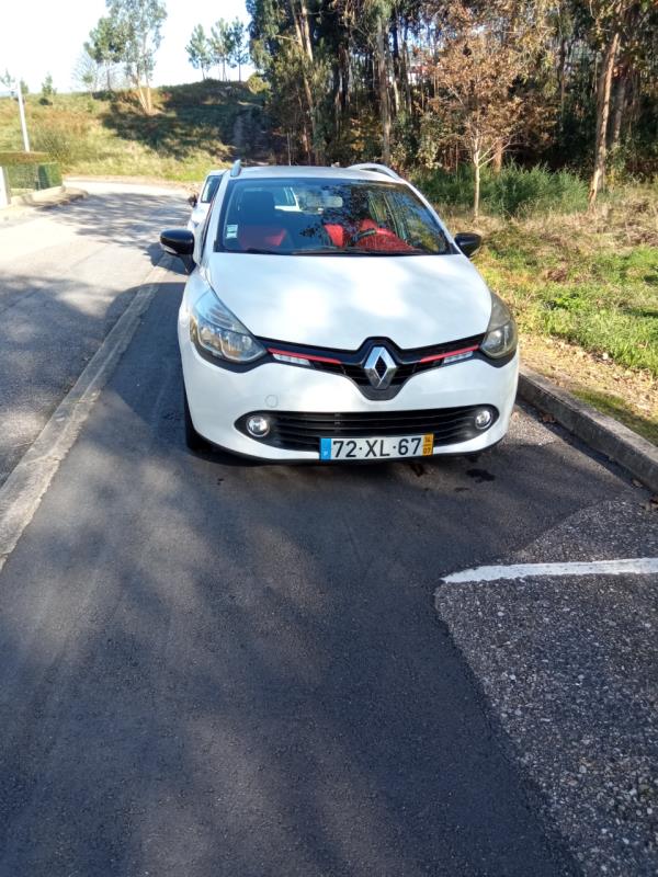 Fotografia de veículo: *RENAULT CLIO BREAK*