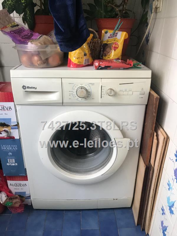Lote único composto por 8 verbas