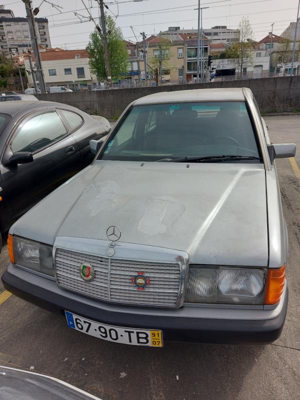 Fotografia de veículo: Mercedes Benz modelo190 R 2.6