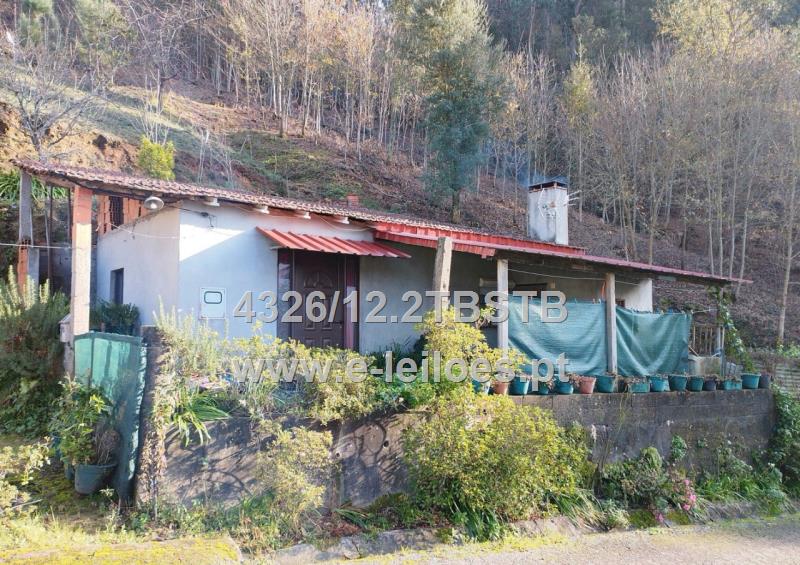 Meação sobre metade indivisa de casa de habitação, em Rossas (Arouca)