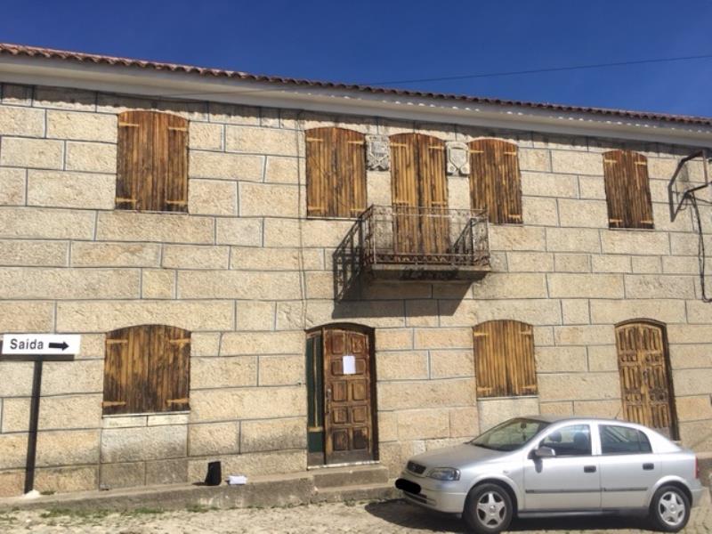 Fotografia de imóvel: 37/480 avos sobre Moradia do tipo T4 sita em Mirandela.
