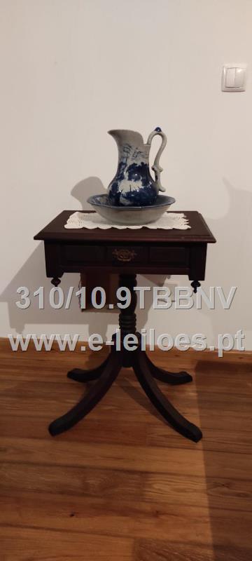 Mesa de telefone em madeira com 1 gaveta