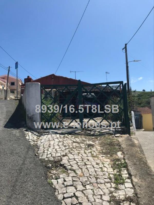 1/2 de Armazém - Carenque - Amadora
