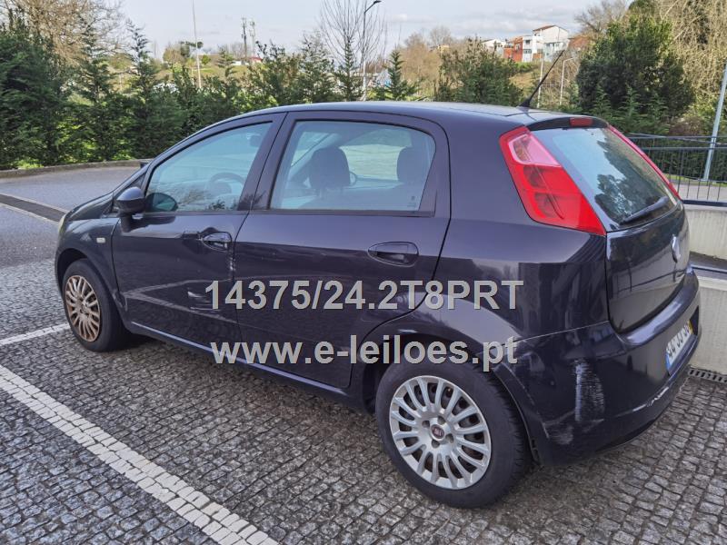 Veículo ligeiro de passageiros FIAT 199