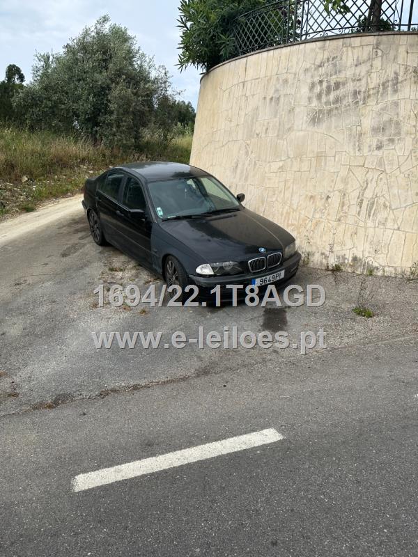 Veículo BMW modelo 346L 3ER REIHE