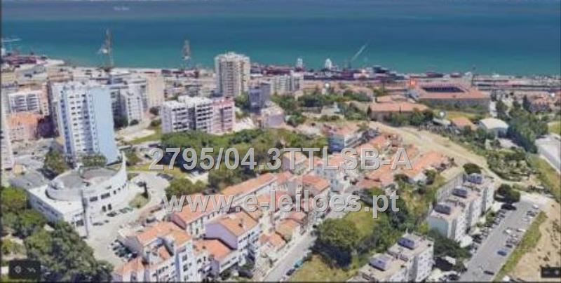 14/16 avos de Terreno para construção em Lisboa