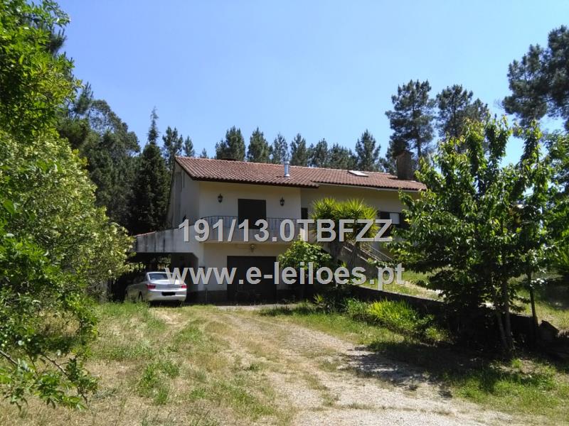 Prédio misto em Águas Belas (Ferreira do Zêzere)