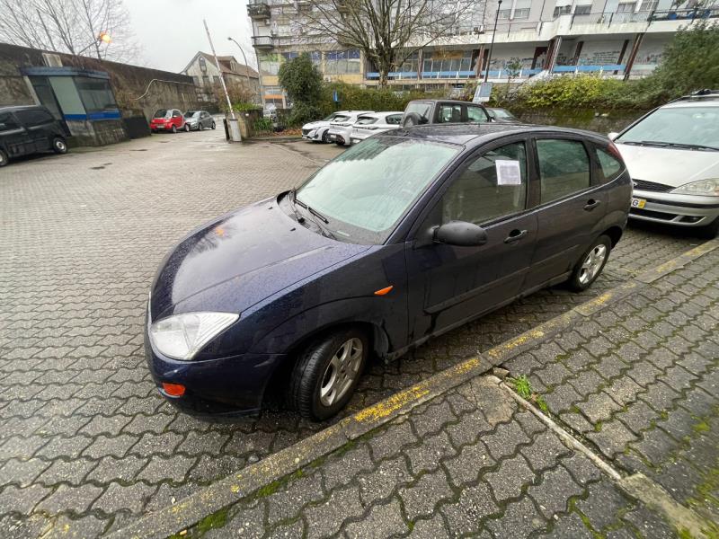 Fotografia de veículo: Veículo de passageiros da marca Ford