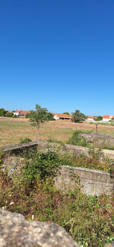 Fotografia de imóvel: Terreno para construção no centro da freguesia do Couço