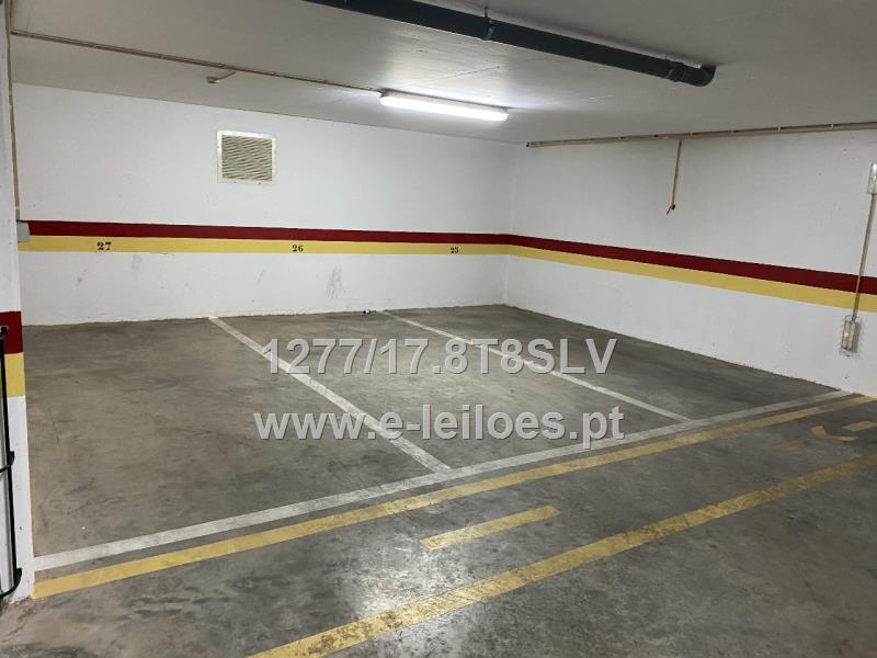 2/16 da Fração CM, referente à CV-2, estacionamento coberto/ fechado em Portimão