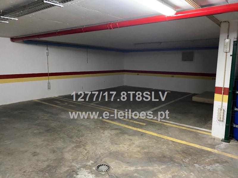 2/16 da Fração CM, referente à CV-2, estacionamento coberto/ fechado em Portimão