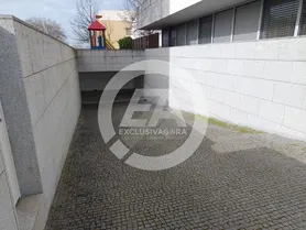 Fotografia 8 de 48: Apartamento T2 c/ garagem fechada (box) junto à Praia da Gra