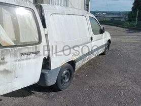 Fotografia 6 de 11: Peugeot Partner 1.8 D · Ano 1998