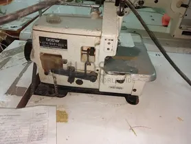 Fotografia 3 de 3: Máquina de Corte e Cose 