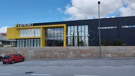 Fotografia 4 de 16: Armazém Industrial · Sernancelhe 