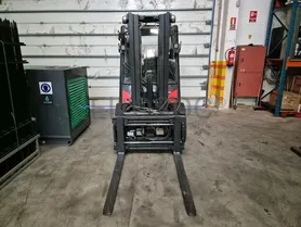 Fotografia 2 de 29: Empilhador Linde · Ano 2017 · 3000 KG  