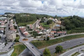 Fotografia 5 de 6: Terreno para Construção de 5 Moradias | PIP favorável · Cane