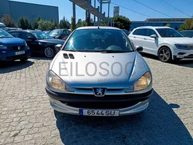 Fotografia 2 de 37: Peugeot 206 · Ano 2001