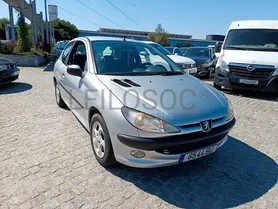 Fotografia 3 de 37: Peugeot 206 · Ano 2001