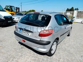 Fotografia 4 de 37: Peugeot 206 · Ano 2001