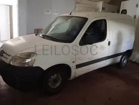 Fotografia 1 de 7: Peugeot Partner Van 1.9 D · Ano 2004