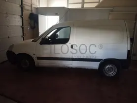 Fotografia 3 de 7: Peugeot Partner Van 1.9 D · Ano 2004