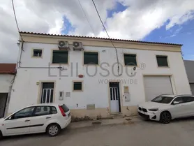 Fotografia 1 de 73: Edifício e Equipamentos · Achete, Santarém