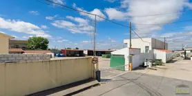 Fotografia 1 de 4: Prédio urbano descrito na Conservatória do Registo Predial d