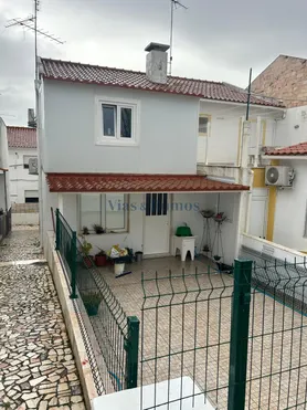 Fotografia 3 de 8: Quinhão hereditário s/ casa e comércio