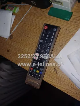 Fotografia 8 de 13: Telescópio, Relógio de parede, Televisão marca Samsung