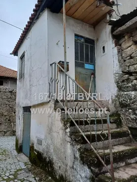 Fotografia 11 de 13: Casa de R/c e 1º Andar em Fiolhoso - Murça