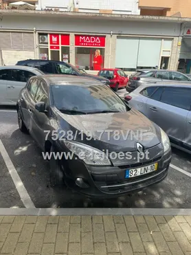 Fotografia 4 de 6: Veículo  da passageiros da marca RENAULT