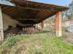 Fotografia 6 de 15: IMÓVEL EM RUÍNAS NA MEALHADA