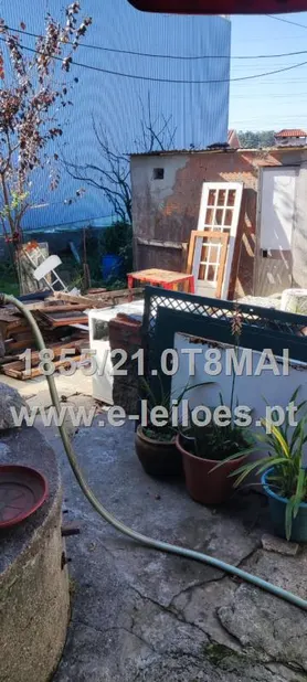 Fotografia 2 de 28: PRÉDIO CONSTITUIDO POR  2 ANDARES,  ANEXOS E QUINTAL