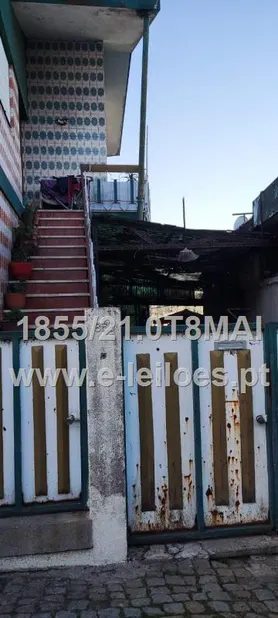 Fotografia 4 de 28: PRÉDIO CONSTITUIDO POR  2 ANDARES,  ANEXOS E QUINTAL