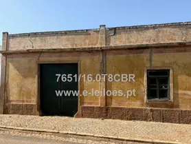 Fotografia 11 de 12: Prédio Urbano